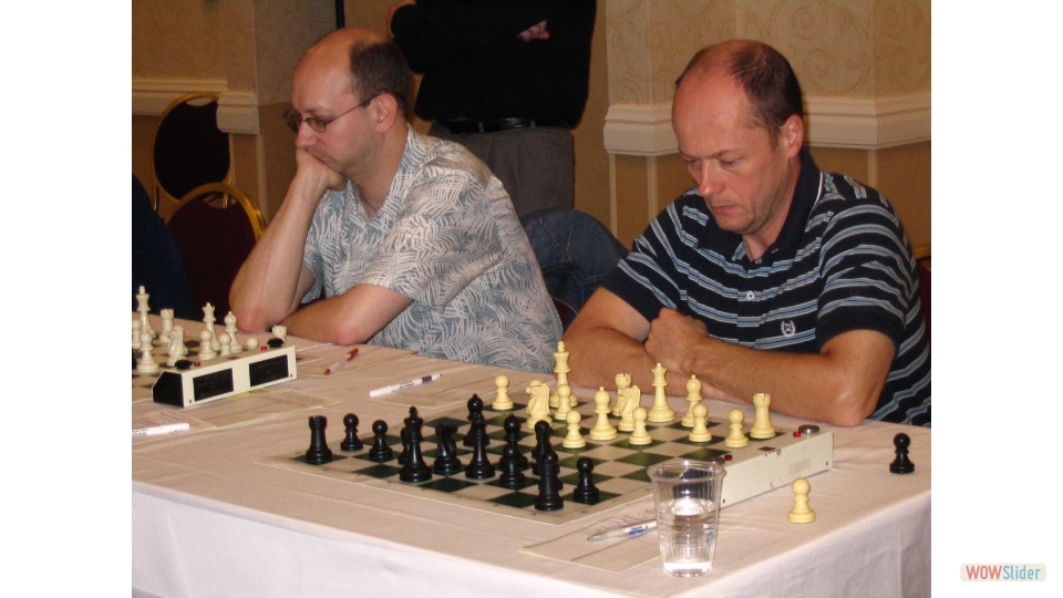 FM Igor Nikolayev at NY State Championship, Albany, NY, 2006. GM Joel Benjamin on the left.
